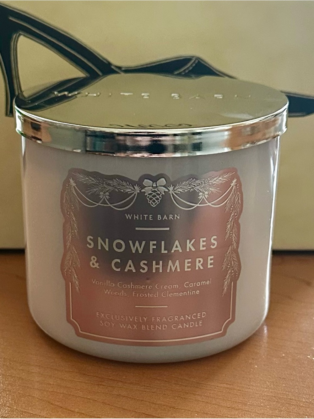 White Barn Snowflakes & Cashmere 3-Wick Scented Candle